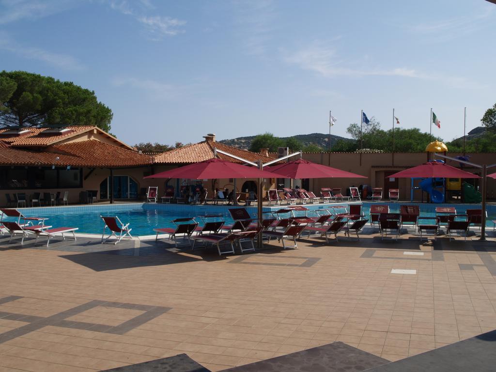 Club Esse Cala Bitta Hotel Baja Sardinia Exterior photo